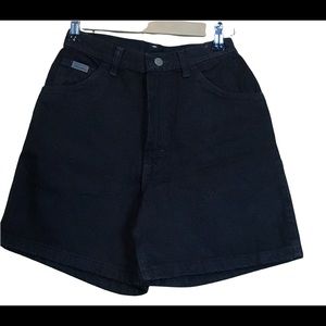 Wrangler relaxed shorts. Size 6. Black. NWT
